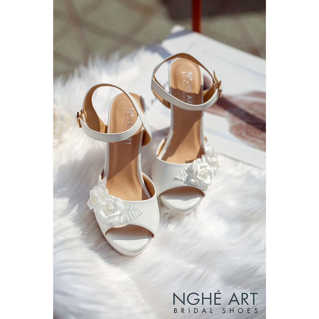 Giày cưới Nghé Art cao gót đính hoa lụa 283