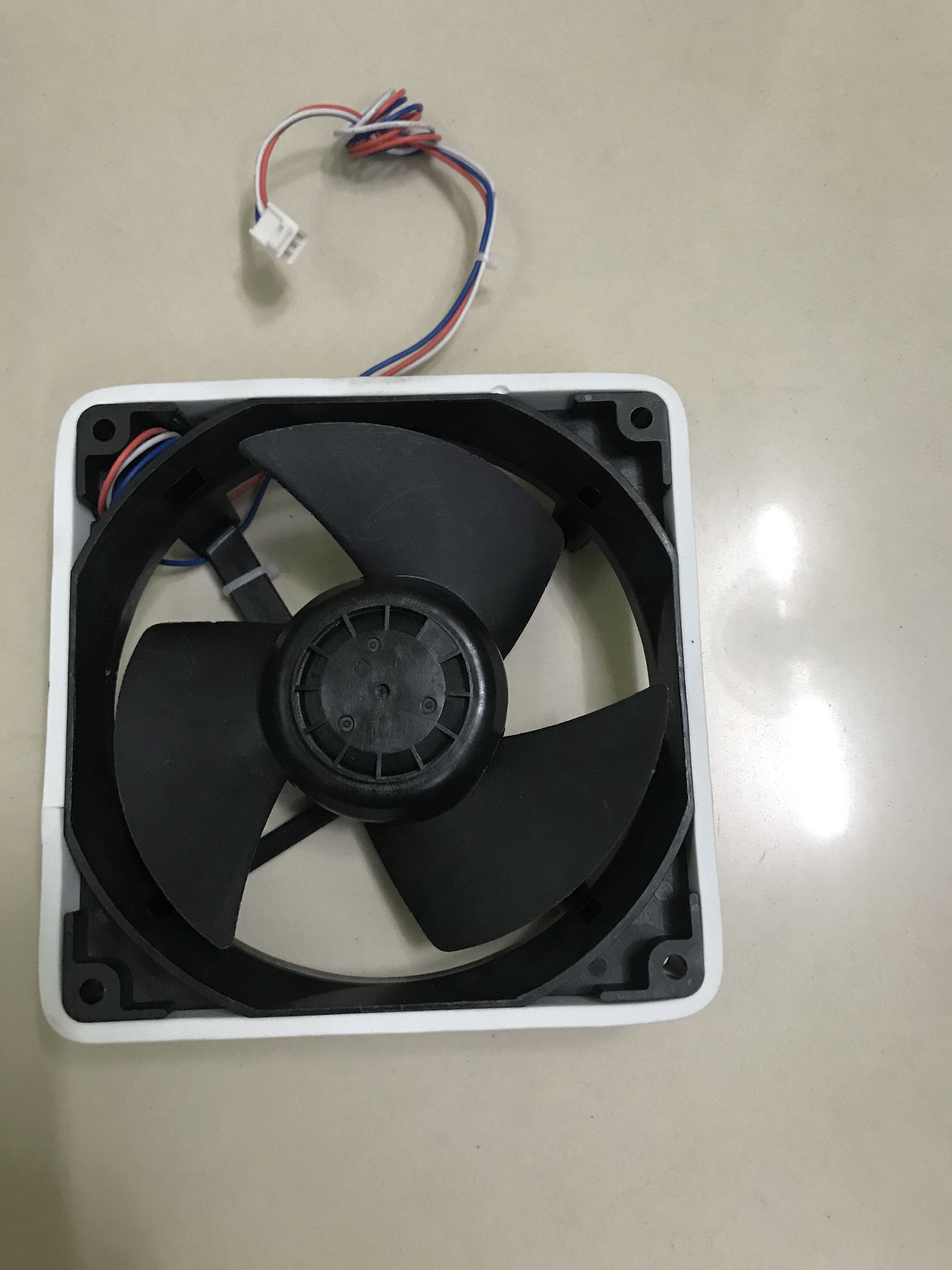 [HCM]quạt tủ lạnh hitachi 3 dây 12v 12cm x 12cm