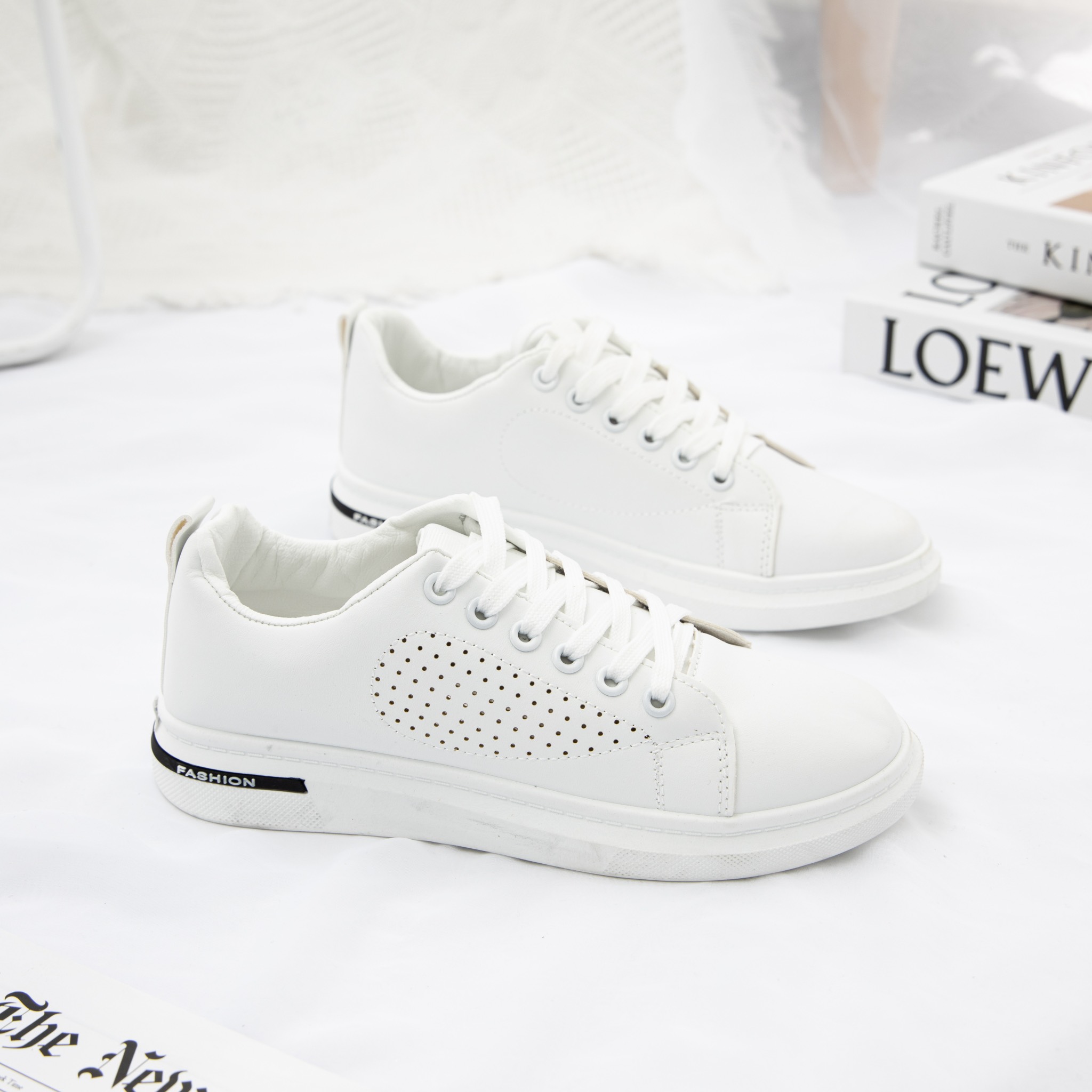 Giày Thể Thao Nữ thời trang MWC giày sneaker da đế bằng basic năng động thời thượng NUTT- 0594