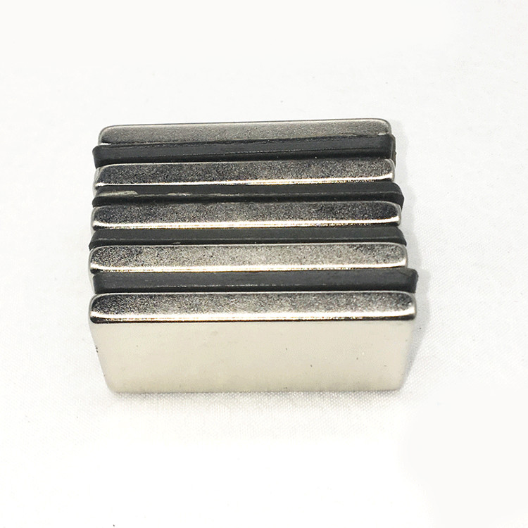 Nam châm hình chữ nhật 40x25x5mm, nam châm có lực hút mạnh siêu từ tính