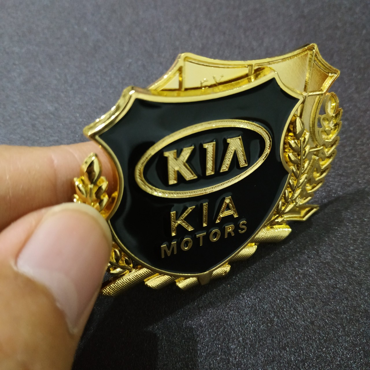 Cặp Logo bông lúa 5.1x5.5cm Kia motor hợp kim