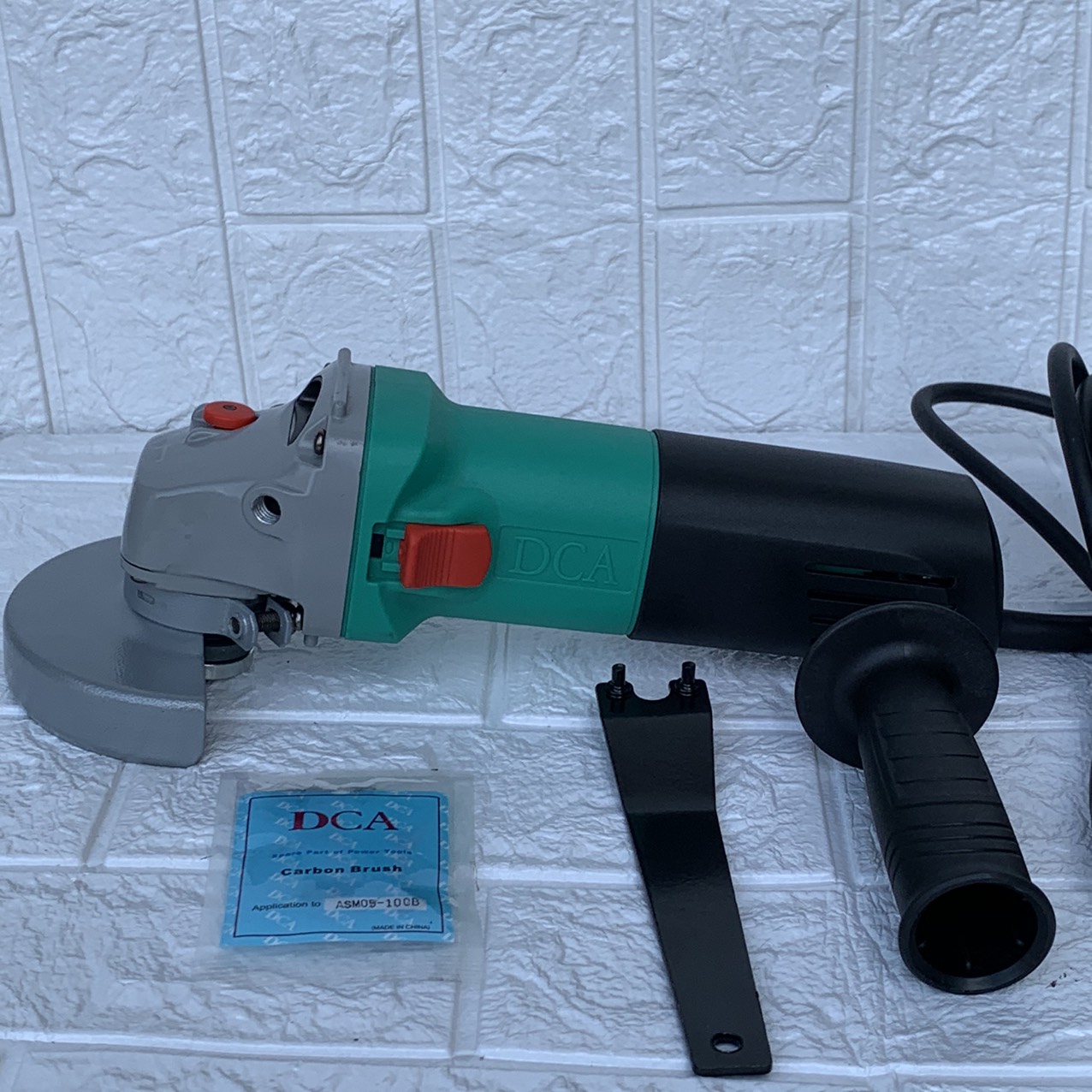 Máy mài cầm tay DCA 05-100B công suất 850W