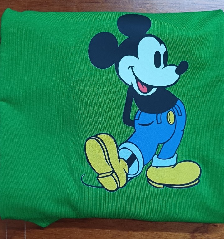 Áo trơn cổ tròn in bet chuộc mickey t083