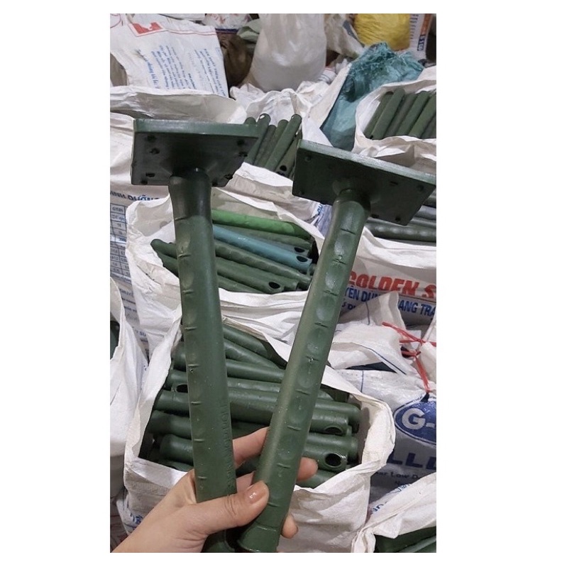 Cốt nhựa cắm hoa