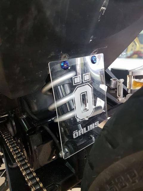 Mica che phuộc Ohlins- Giá chua ốc.( cong / thẳng)