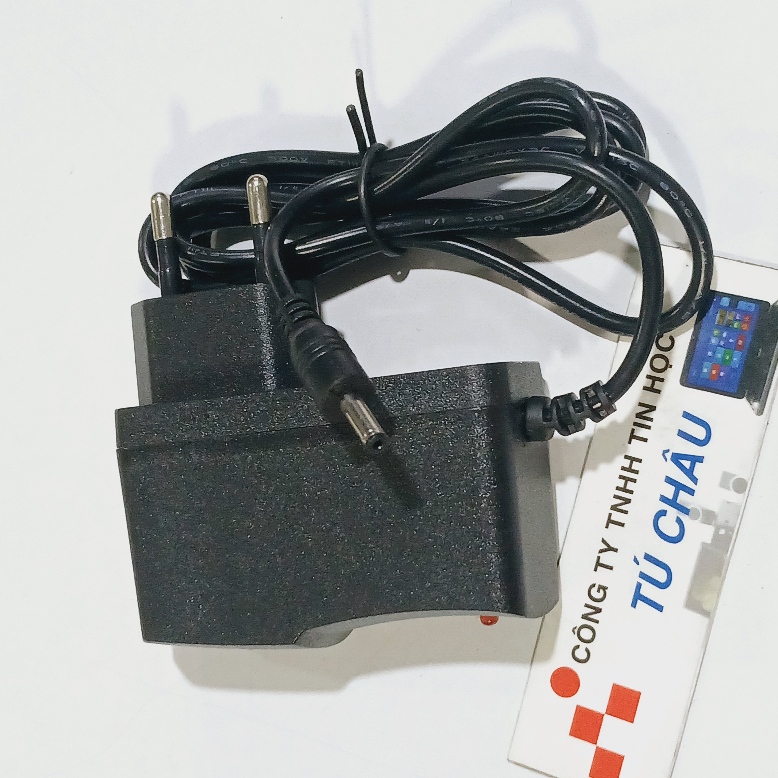 Adapter DC 9V - 1A / Đầu cắm 3.5mm X 1.35mm