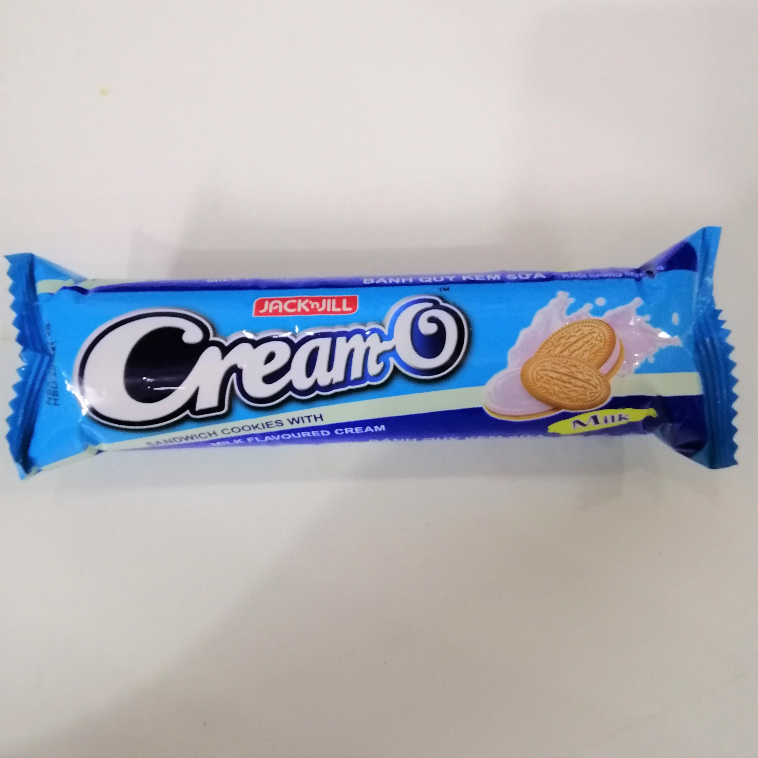 Bánh Quy Cream-O Kem Sữa (Cây 85g - Xanh Nhạt)