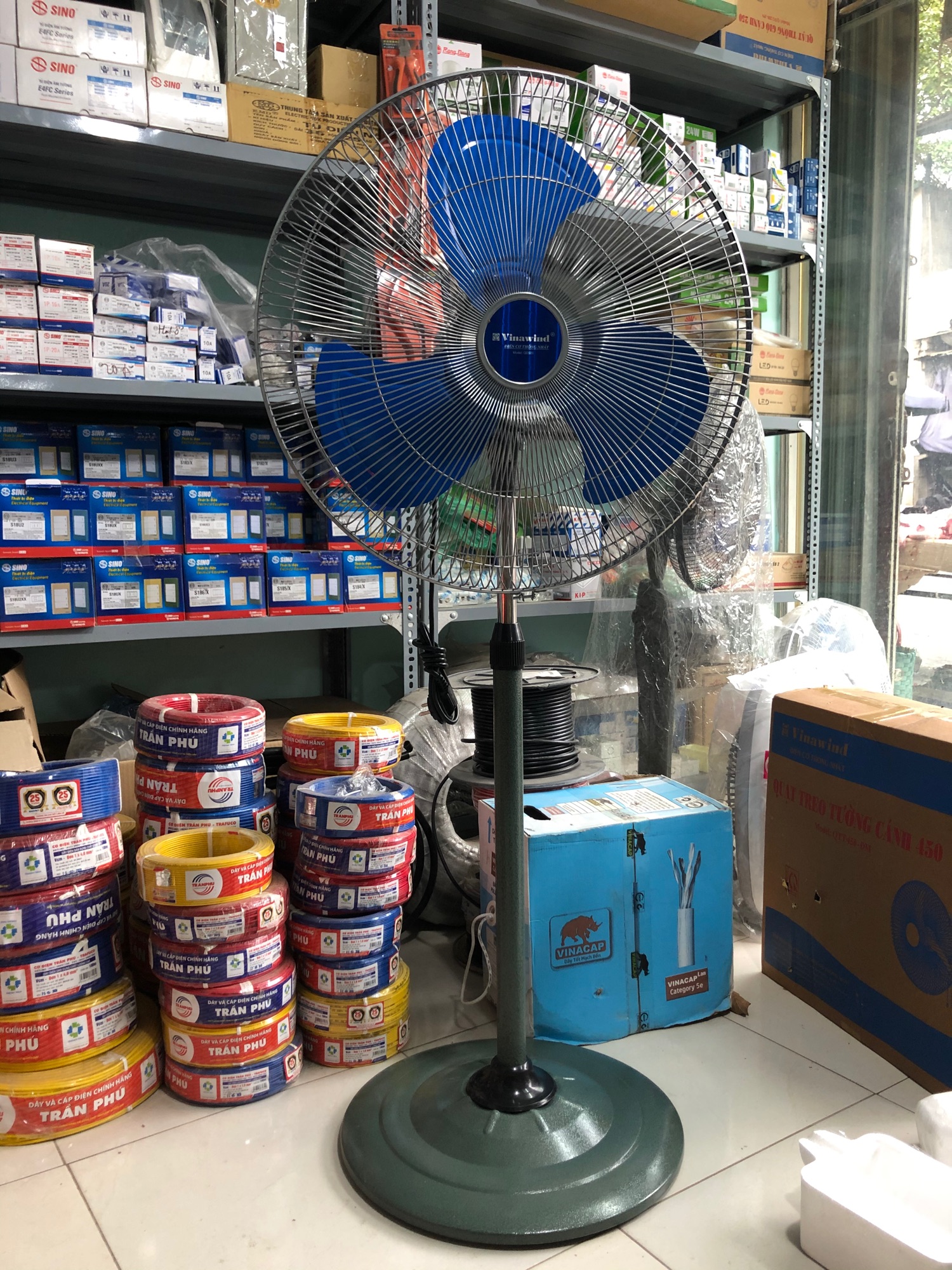 Quạt đứng cánh 500mm Vinawind QĐ500