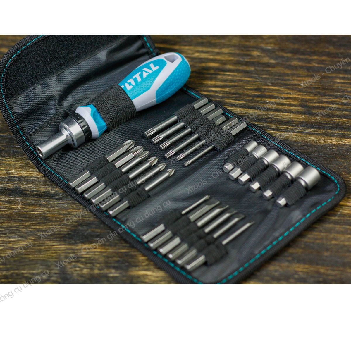Bộ tua vít đa năng 26 chi tiết TOTAL TACSD30266 bộ tuốc nơ vít được làm từ titanium siêu bền, thiết kế nhỏ gọn và kích thước đa dạng, dễ sử dụng