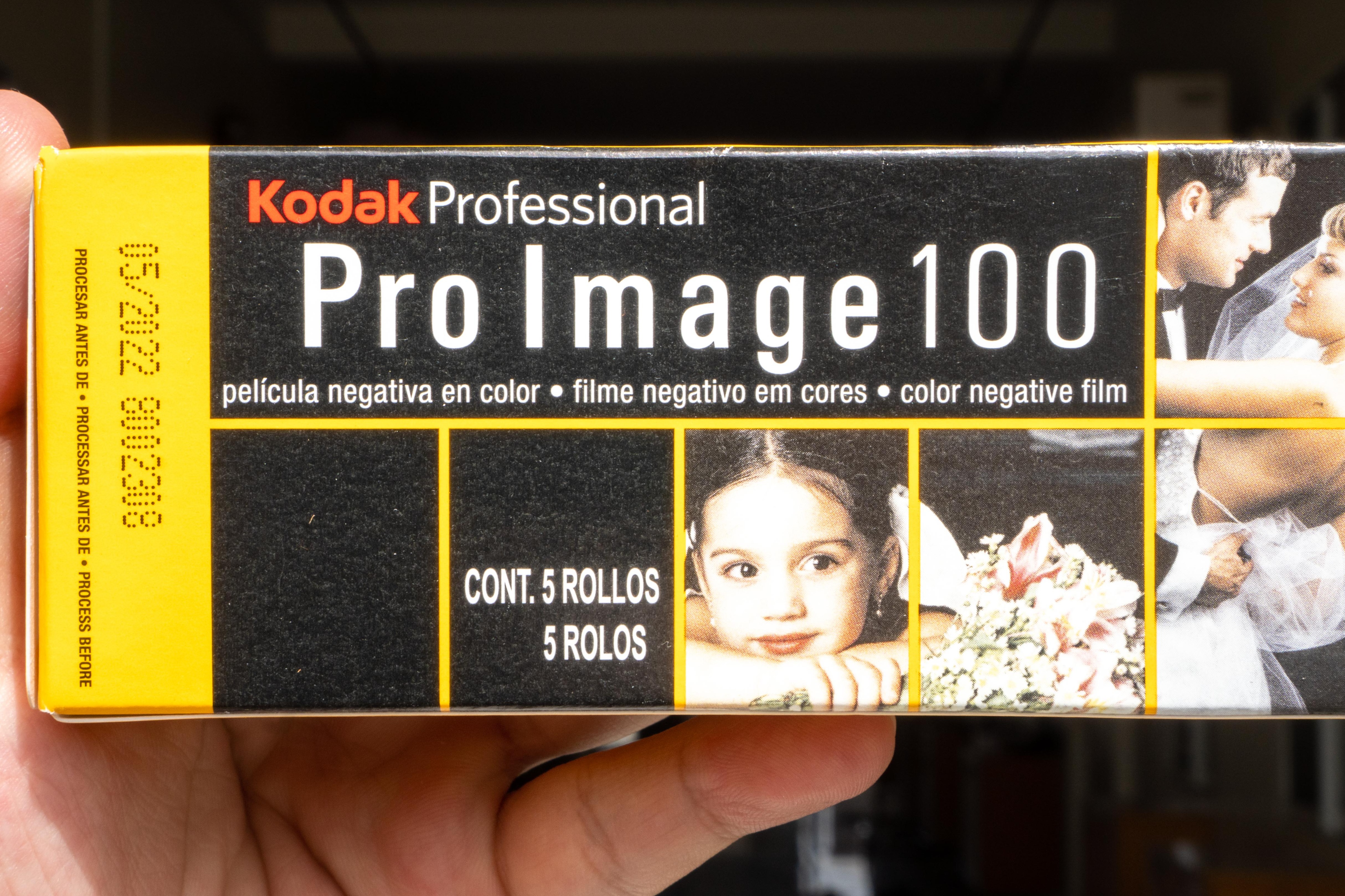 Film Kodak Pro Image 100 Indate 05/2022 (36 kiểu | Proimage)