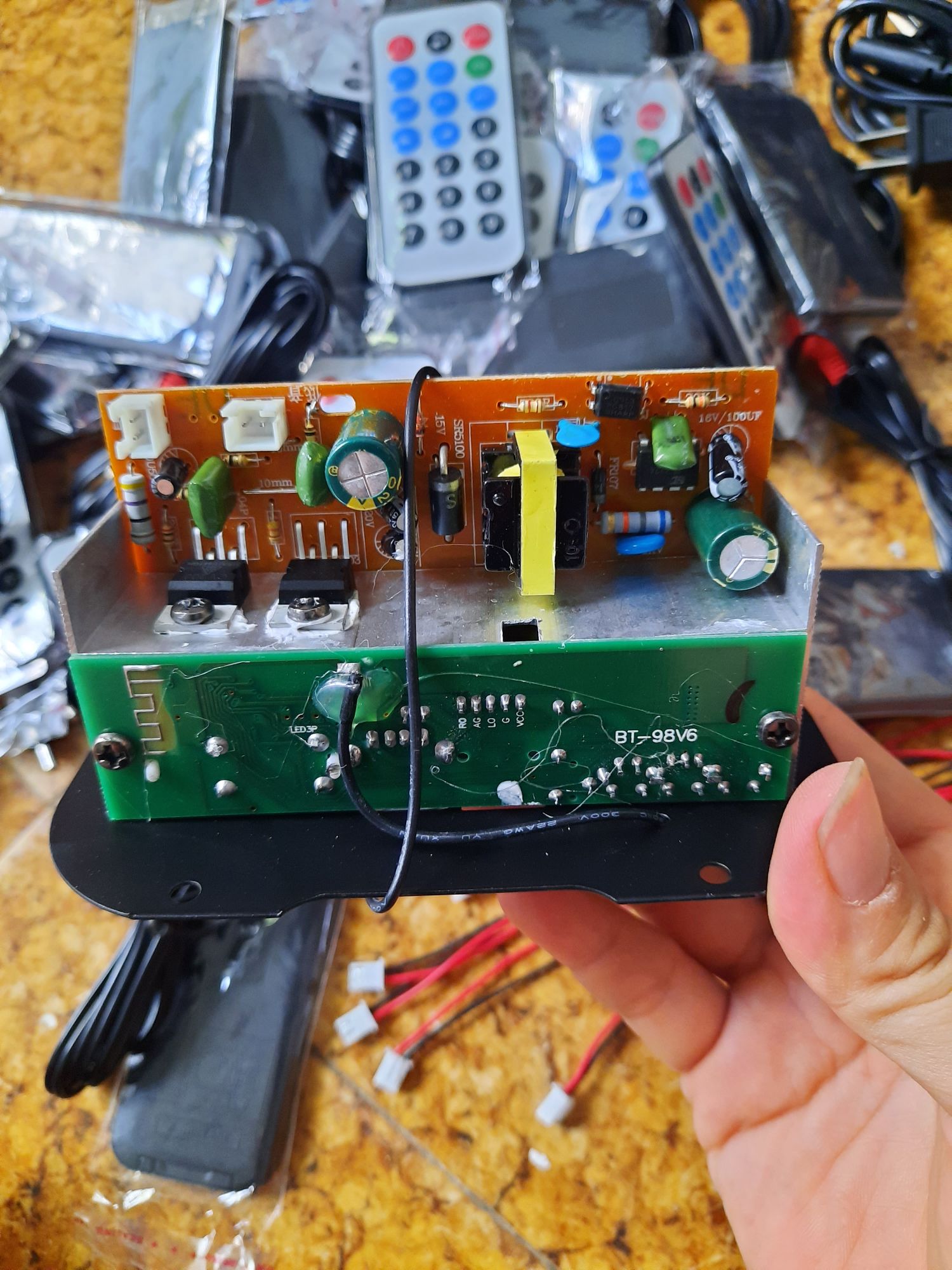 Mạch Loa có Bluetooth 12V Và 220V - Đầy đủ phụ kiện