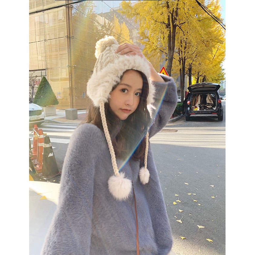 Áo Len Lông Thỏ Cổ Tròn - Moe