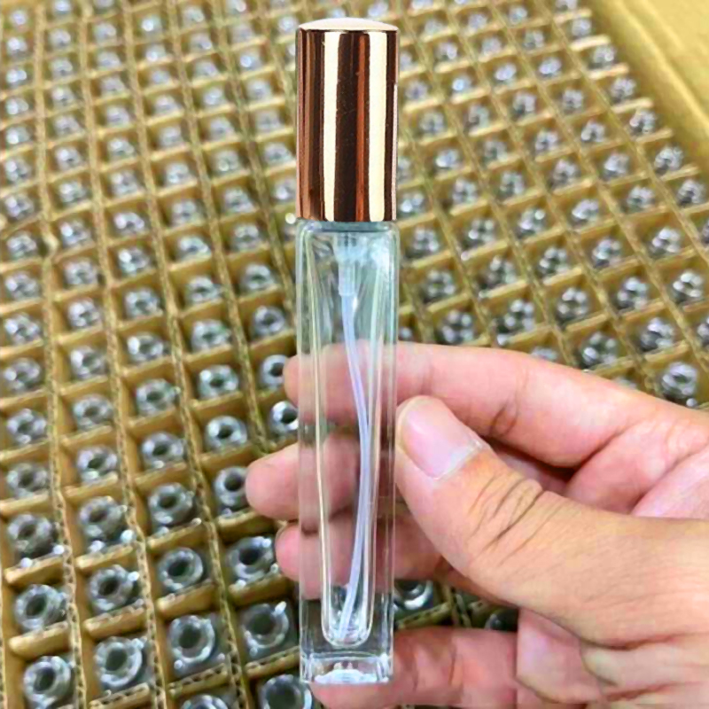 Chai chiết 10ml vuông nắp vàng/đen