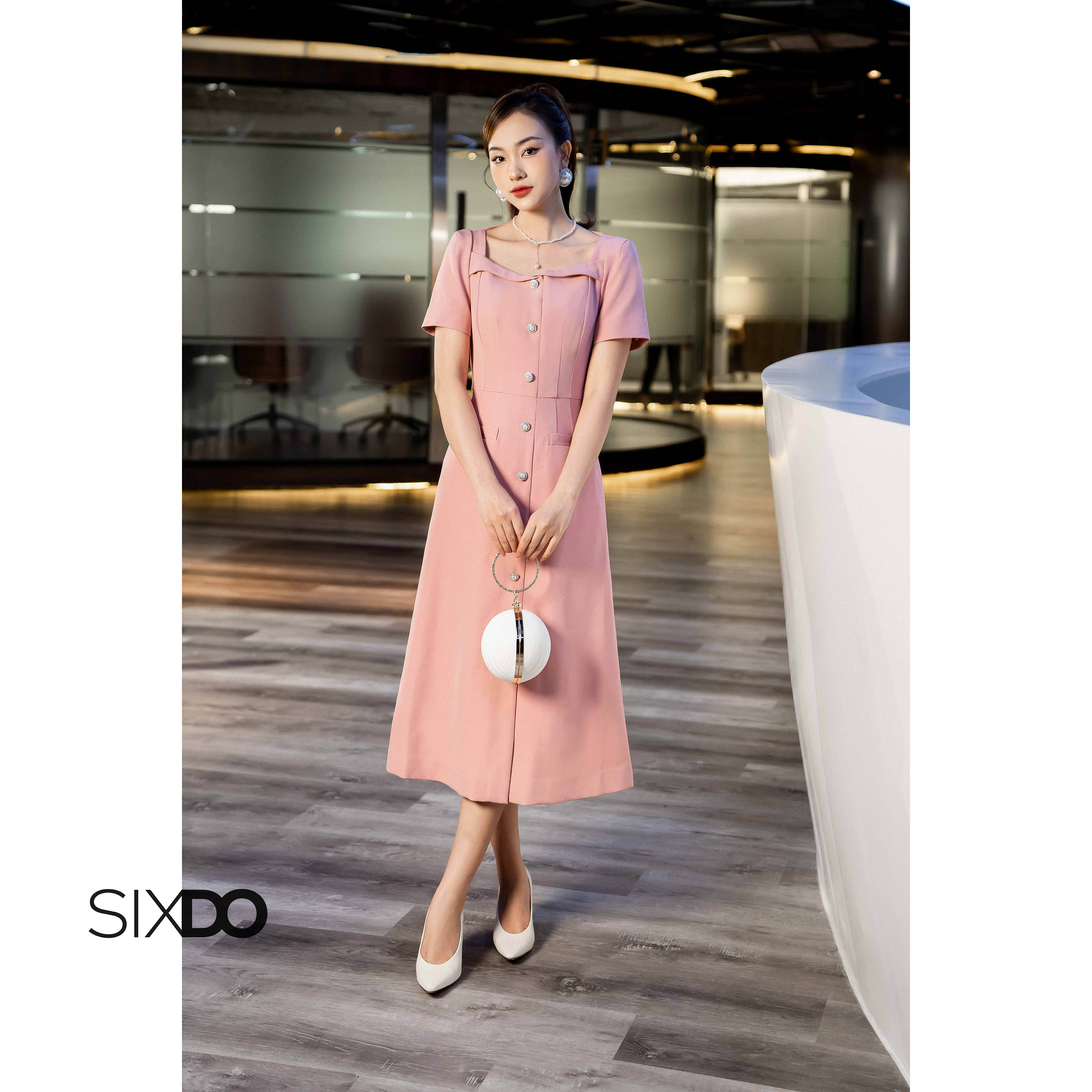 Đầm tuýp xi hồng phối cúc SIXDO (Pink Split-front Midi Dress)