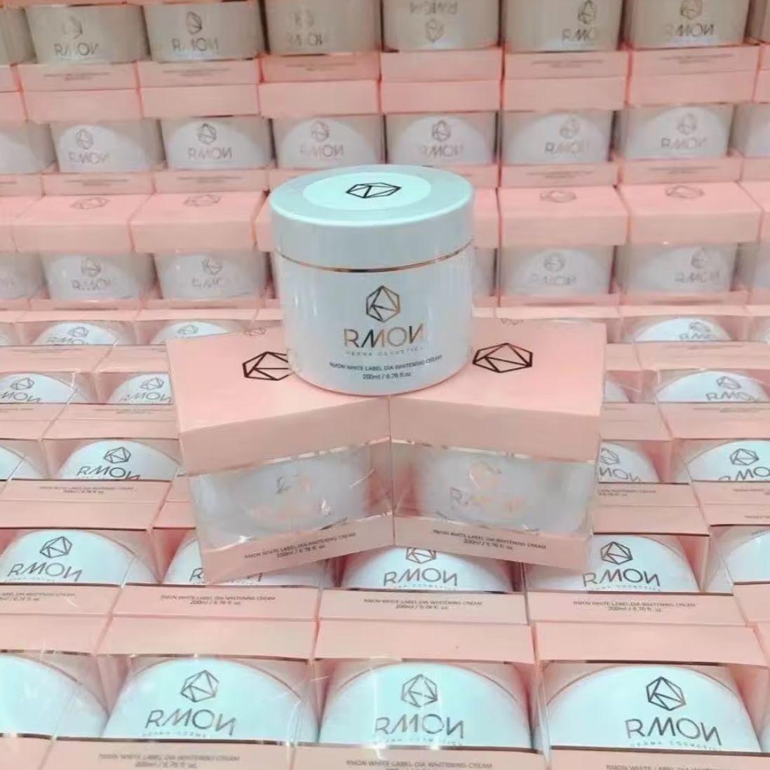Kem Body Remon Ủ Trắng Da