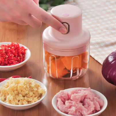 Máy xay đa năng mini sạc điện dung tích 250ml lưỡi dao bằng thép siêu sắc bén, dễ dàng xay đồ khô như: tỏi, tiêu ớt, xay đồ sống như thịt cua tôm, xa cháo cho trẻ em, thiết kế nhỏ gọn dễ dàng mang đi mọi nơi