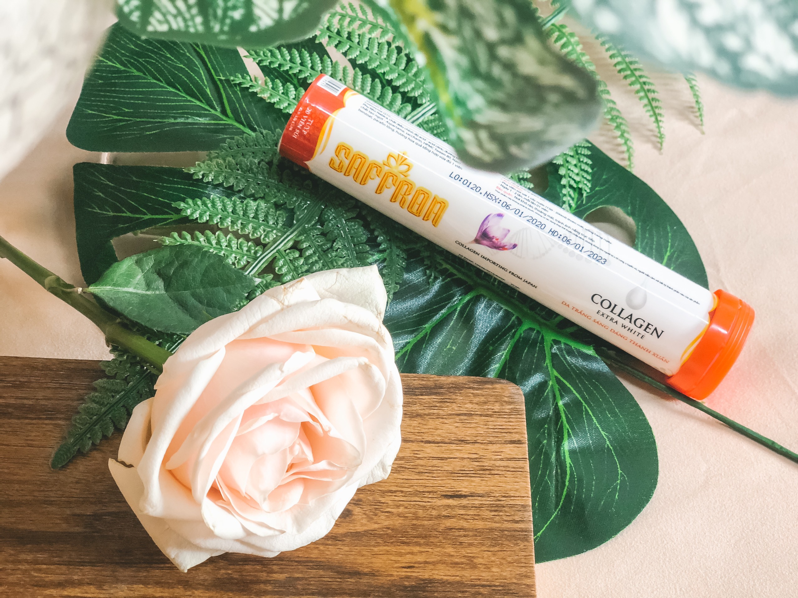 Viên sủi trắng da Saffron Collagen
