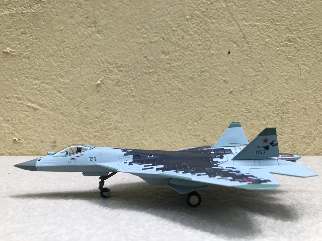 Mô hình Máy bay SU-57E  - 1:100