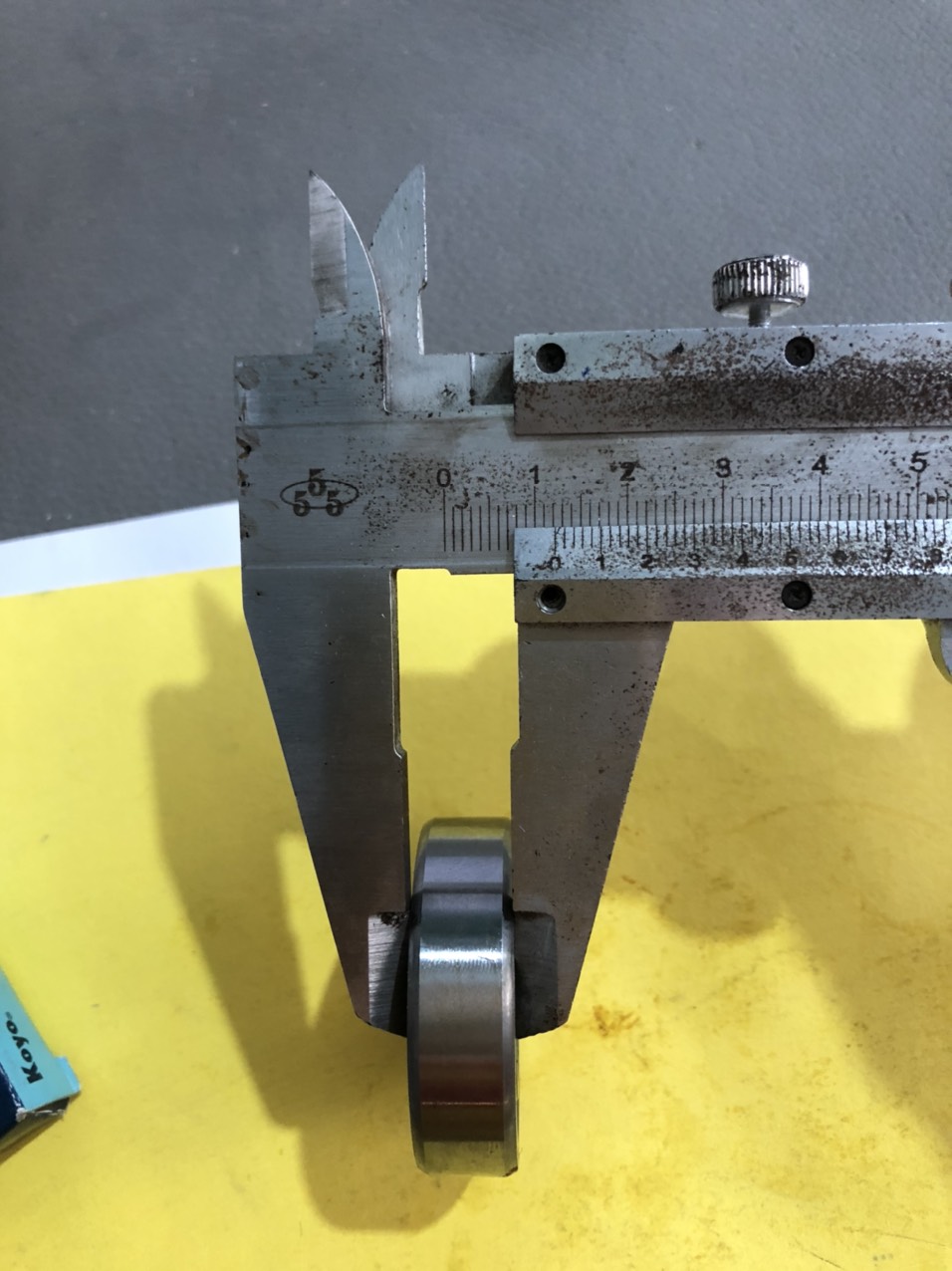 Bi 60/22 cho xe ô tô