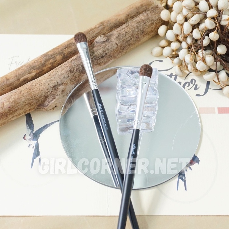 Cọ mí dưới Feather B M152