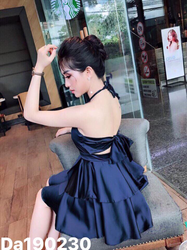 Đầm xòe tầng cổ yếm hở lưng