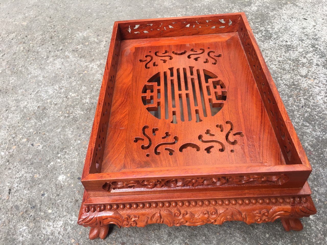 Khay trà chân quỳ gỗ hương cao cấp