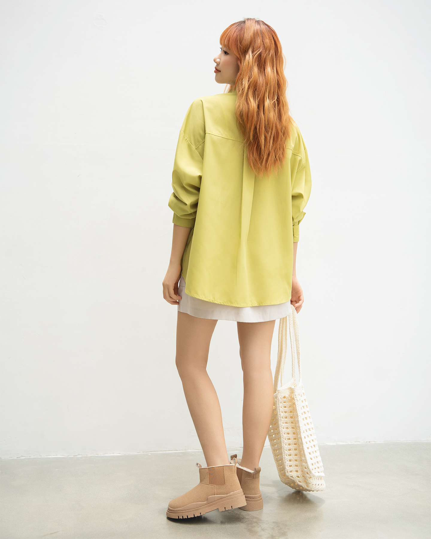 [Nhập LAZLOOK99 GIẢM 100K/500K] Áo sơ mi thô lụa onesize 2 túi cúc gỗ Button Shirt - by ufo.thebasic