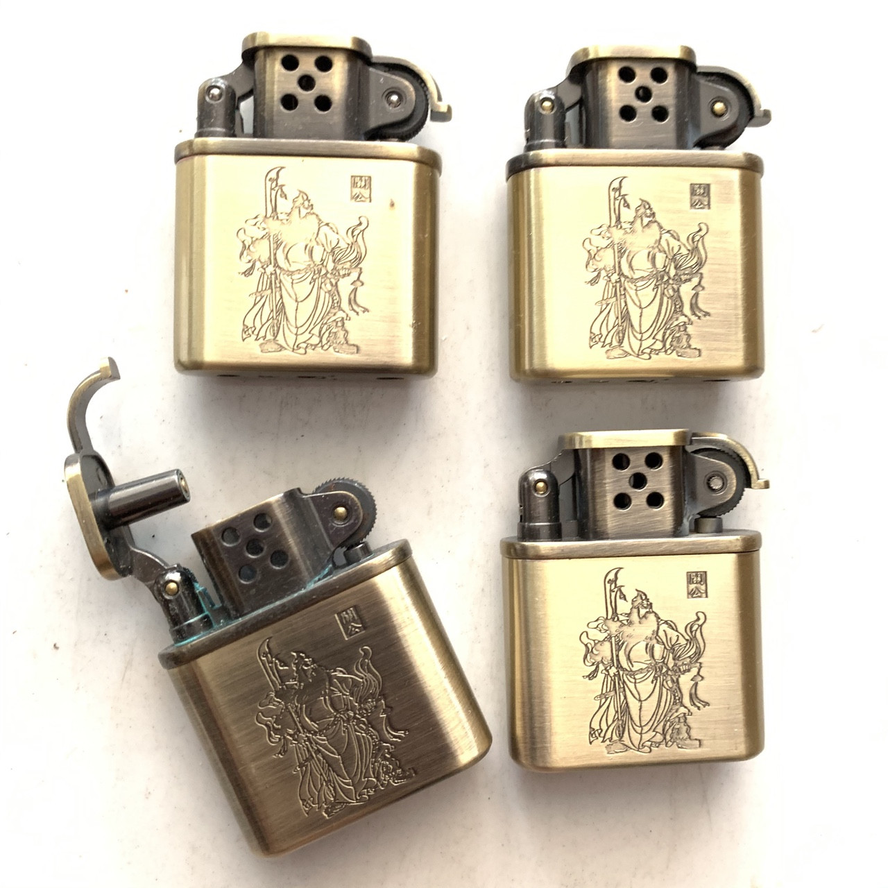 BẬT LỬA, HỘT QUẸT ZIPPO MÀU ĐỒNG CAO CẤP, ĐẲNG CẤP PHÁI MẠNH, NÂNG CAO ĐỘ LỊCH LÃM, MẪU ZIPPO BÁN CHẠY MẨU MỚI