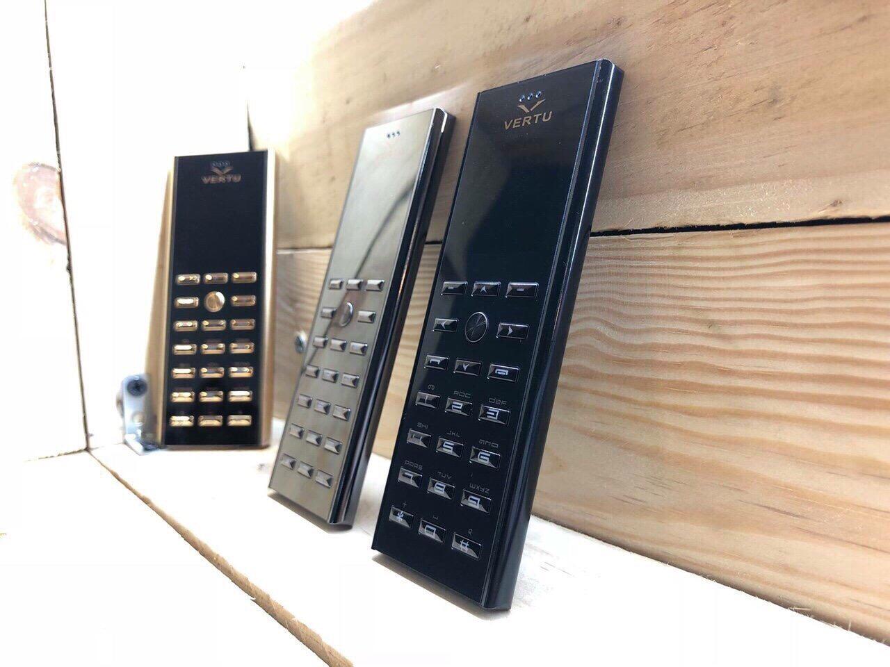 Điện Thoại V02 kiểu dáng siêu mỏng