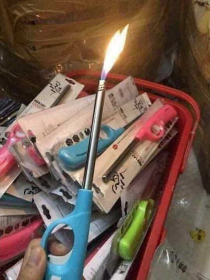 Bật Lửa 4 Màu Mồi Lửa Bếp Gas Bếp Cồn An Toàn