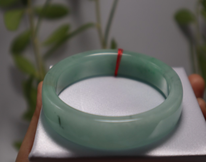 ( HÀNG ĐẸP CHỈ 1 ) Vòng cẩm thạch bản vuông trắng xanh ni 56mm,hàng thực tế 100%