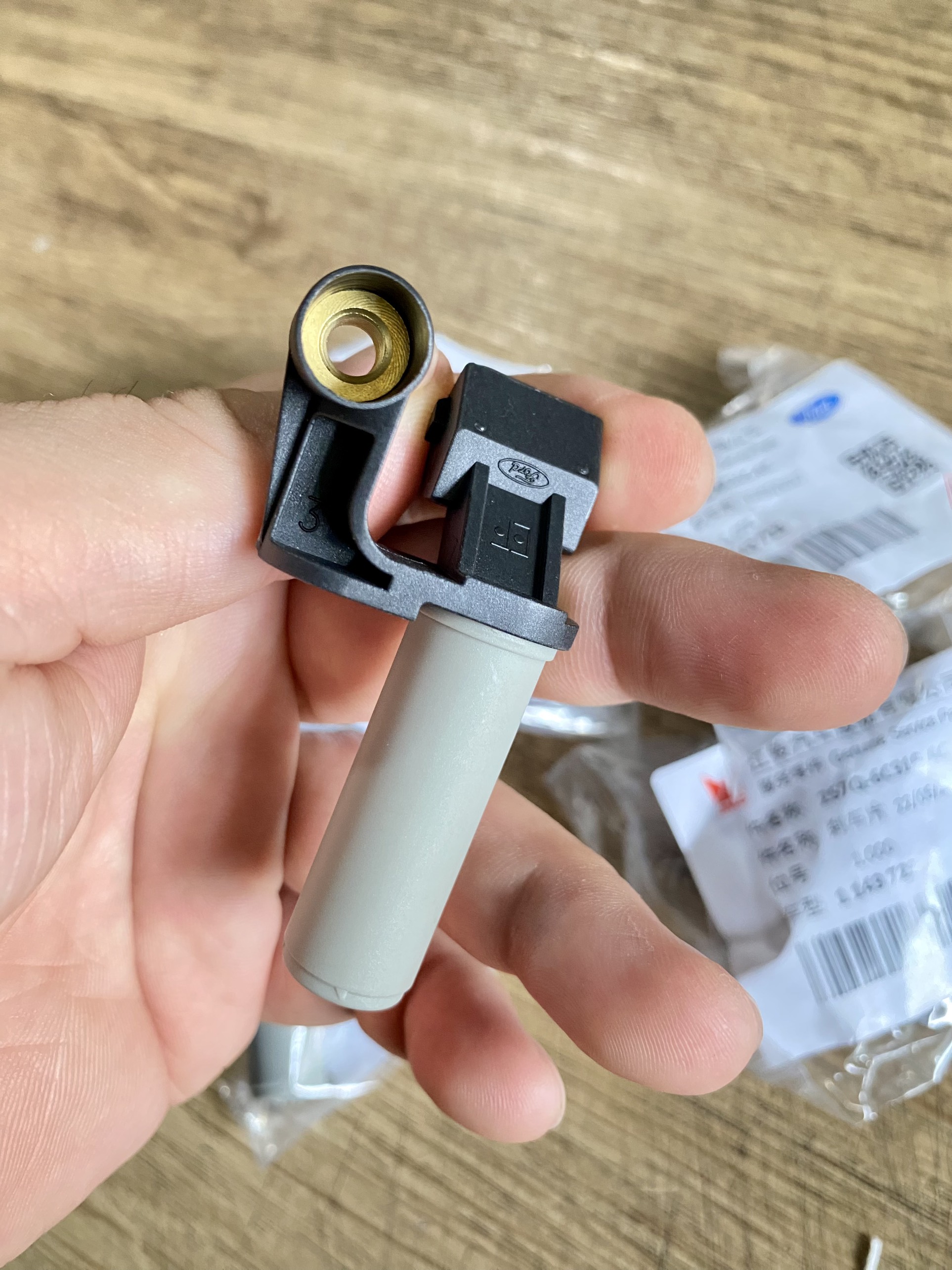CẢM BIẾN CỐT MÁY ( CẢM BIẾN TRỤC CƠ) FORD TRANSIT XỊN