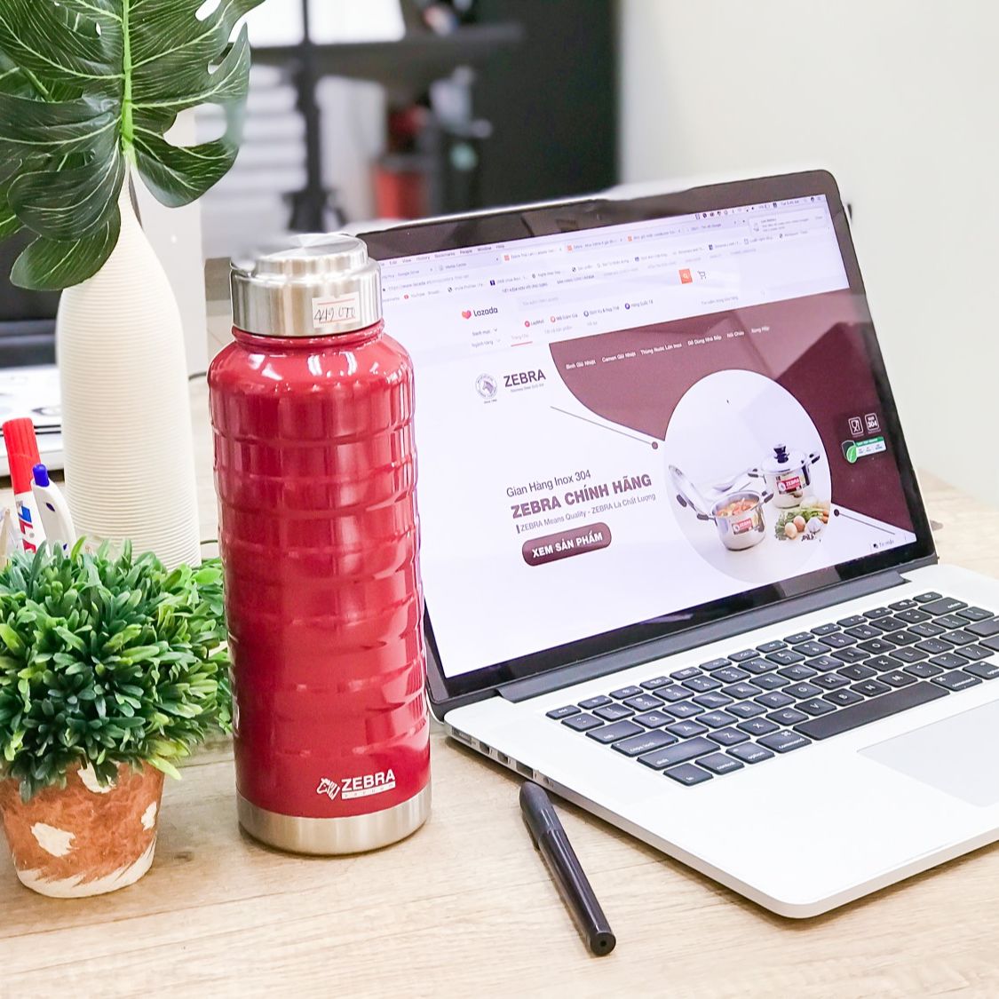 Bình giữ nhiệt Zebra Thái Lan Extreme 0,9L -112633 đỏ