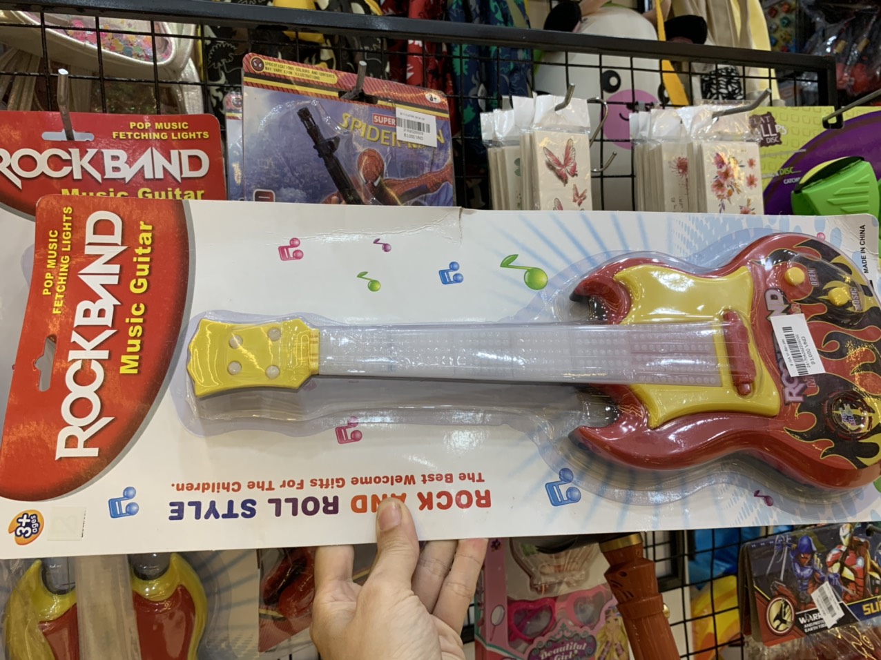 Đàn guitar điện dùng pin cho bé