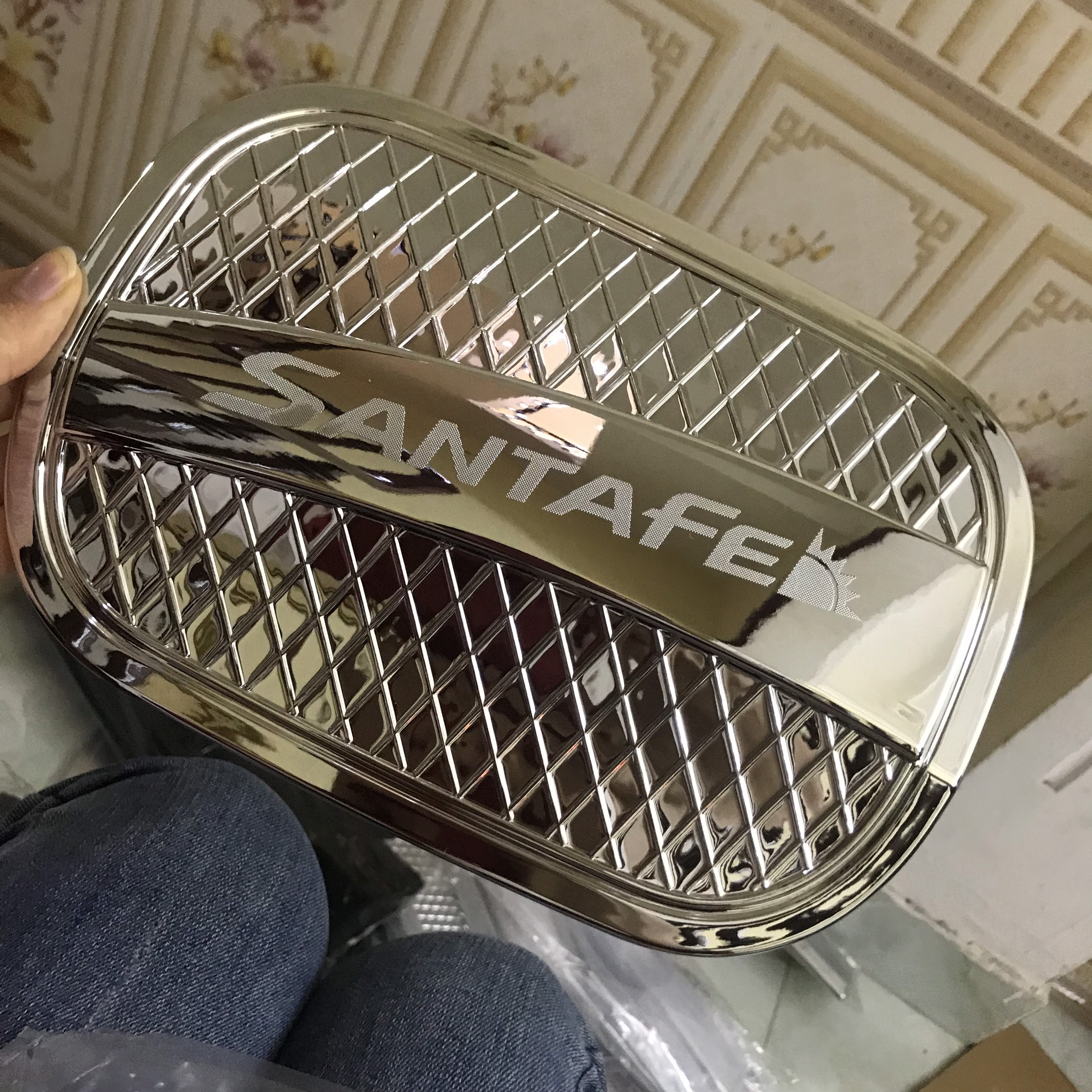 Ốp nắp bình xăng nhựa mạ crom xe hyundai santafe 2019 - 2021