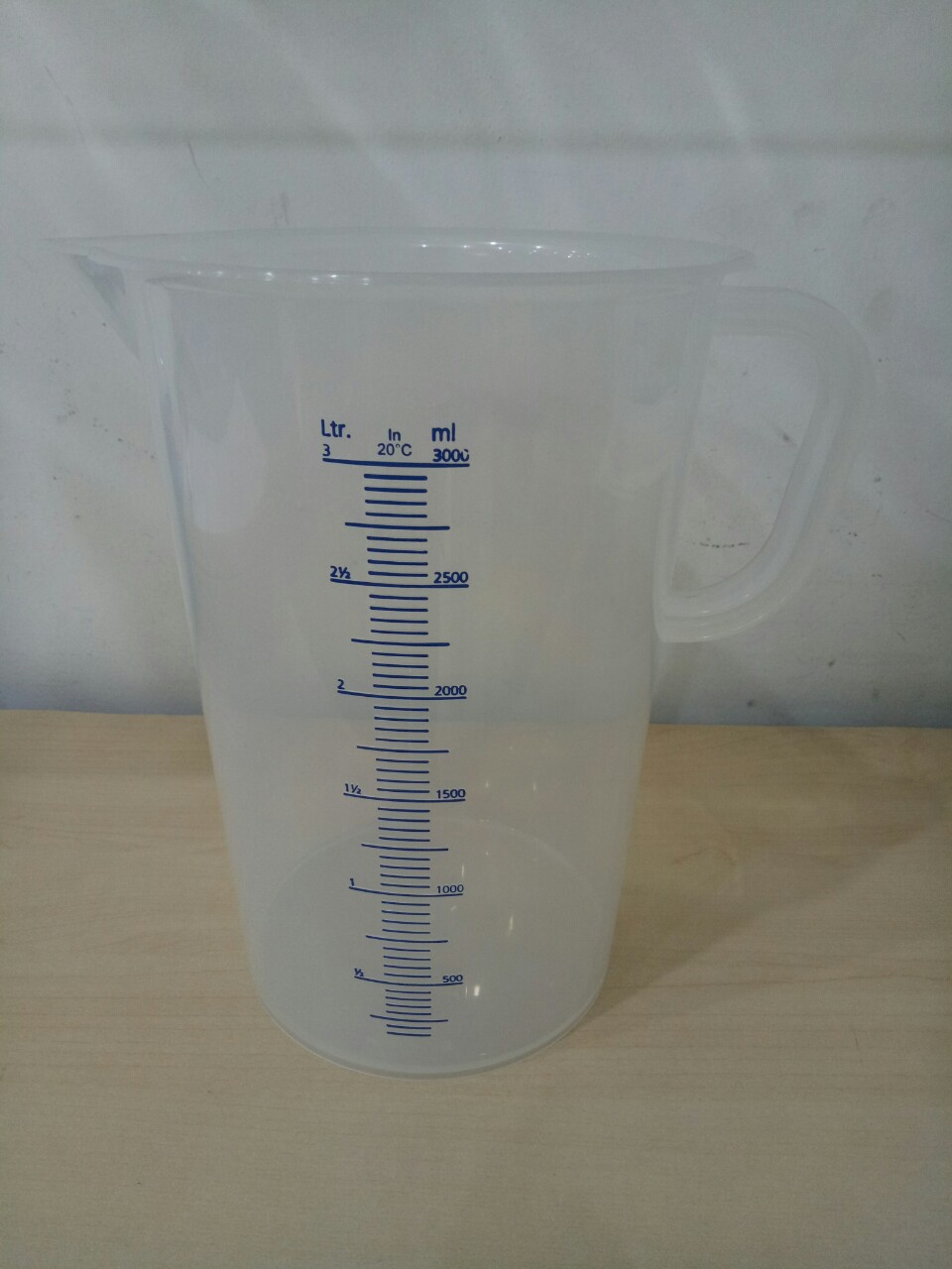 Ca nhựa PP vạch nổi xanh 3000ml VITLAB