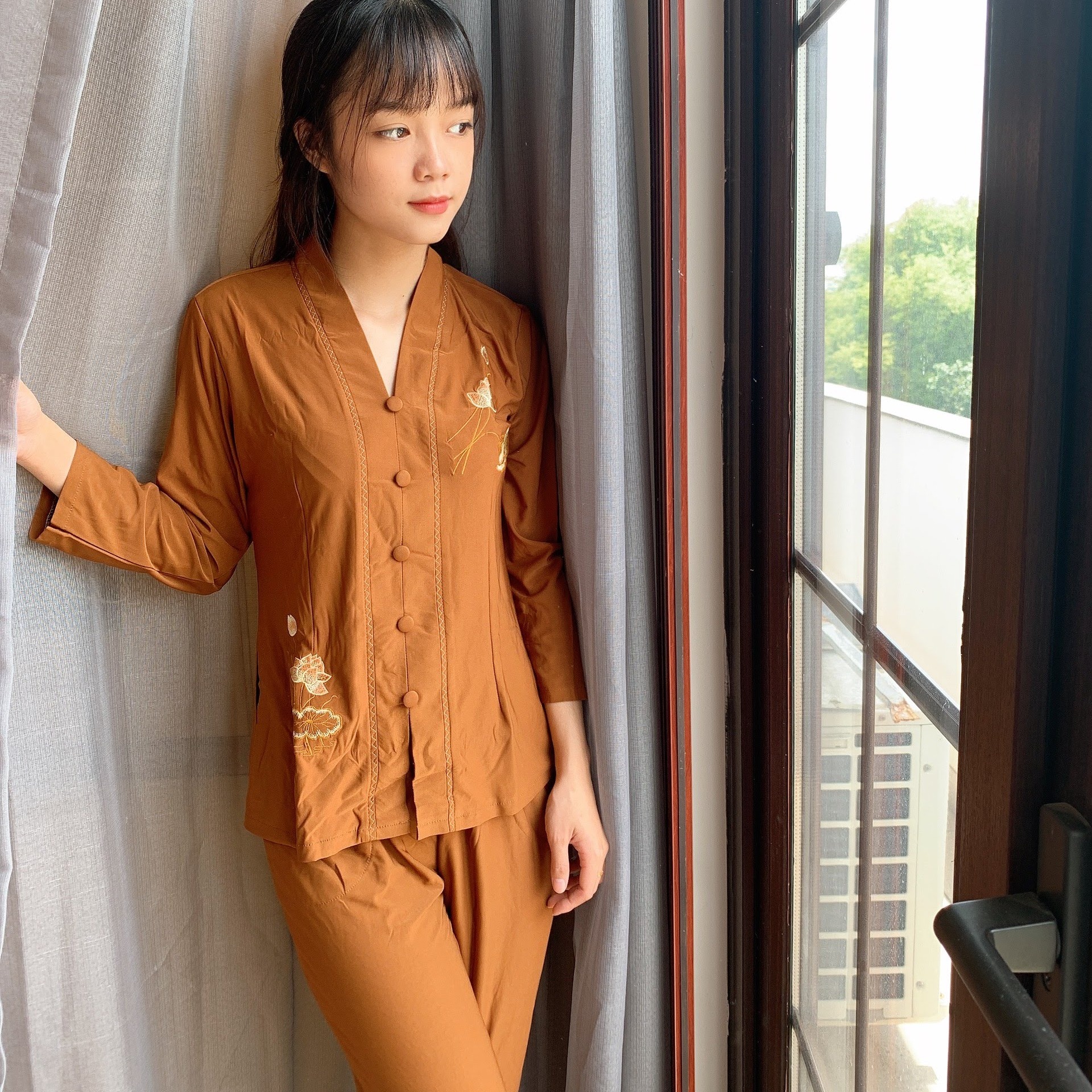 Đồ lam đi chùa nữ, đồ phật tử mẫu thun lắc bông
