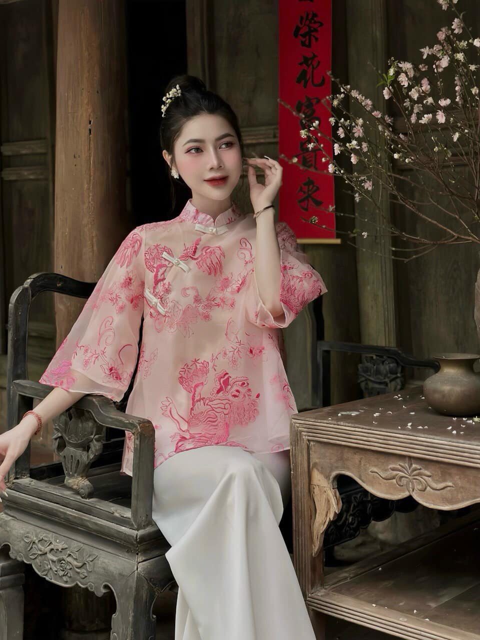 Bộ tơ thêu kỳ lân