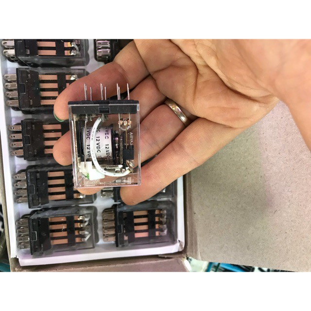 Hot-rơ le 8 chân nhỏ omrom 10a 250vac