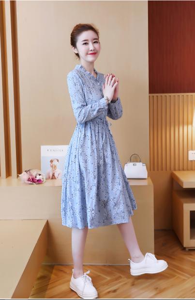 Đầm bầu đẹp hoa nhí