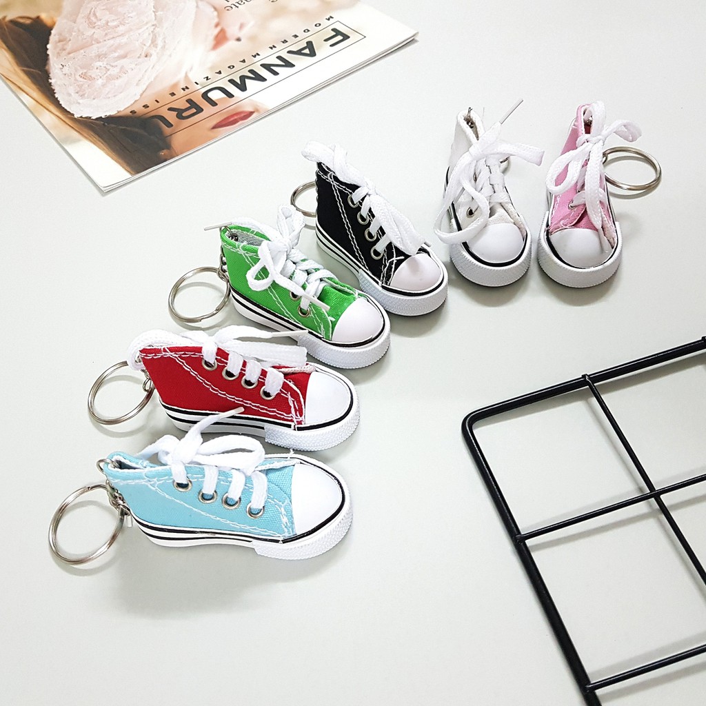 Móc khóa giày kute