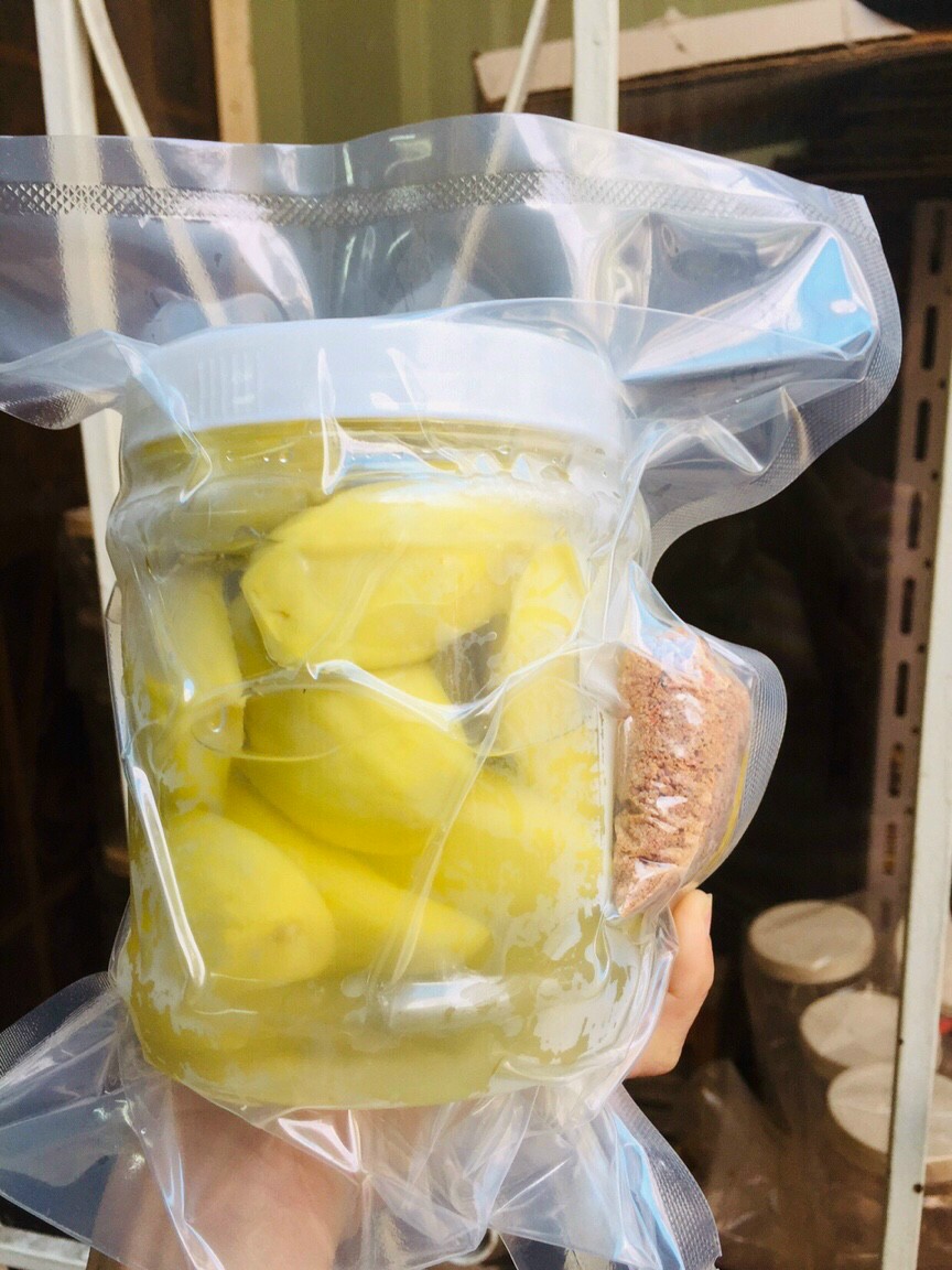 Xoài non ngâm chua ngọt -500gram (kèm muối tôm).