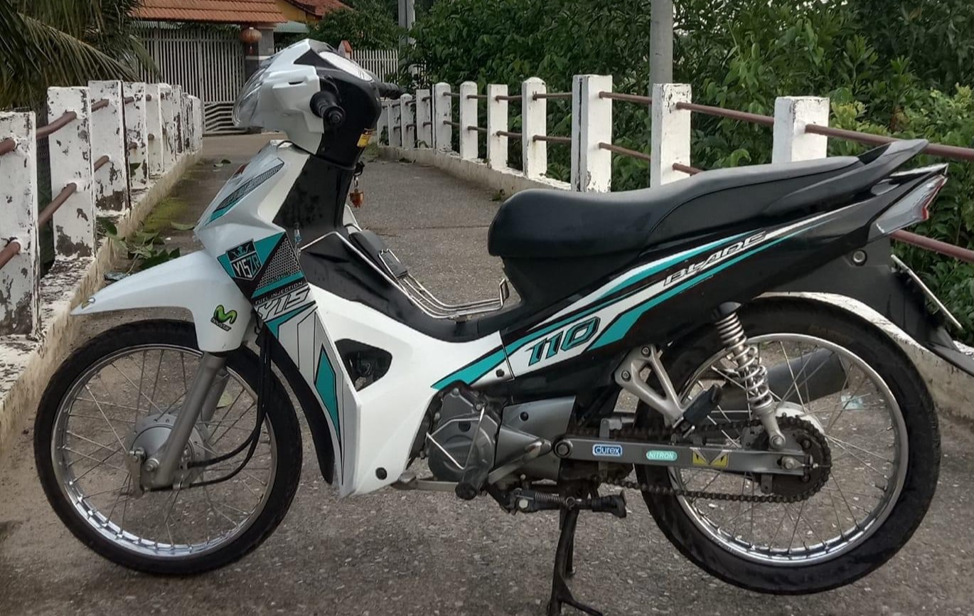 Tem rời wave blade 110 y15zr trắng đen
