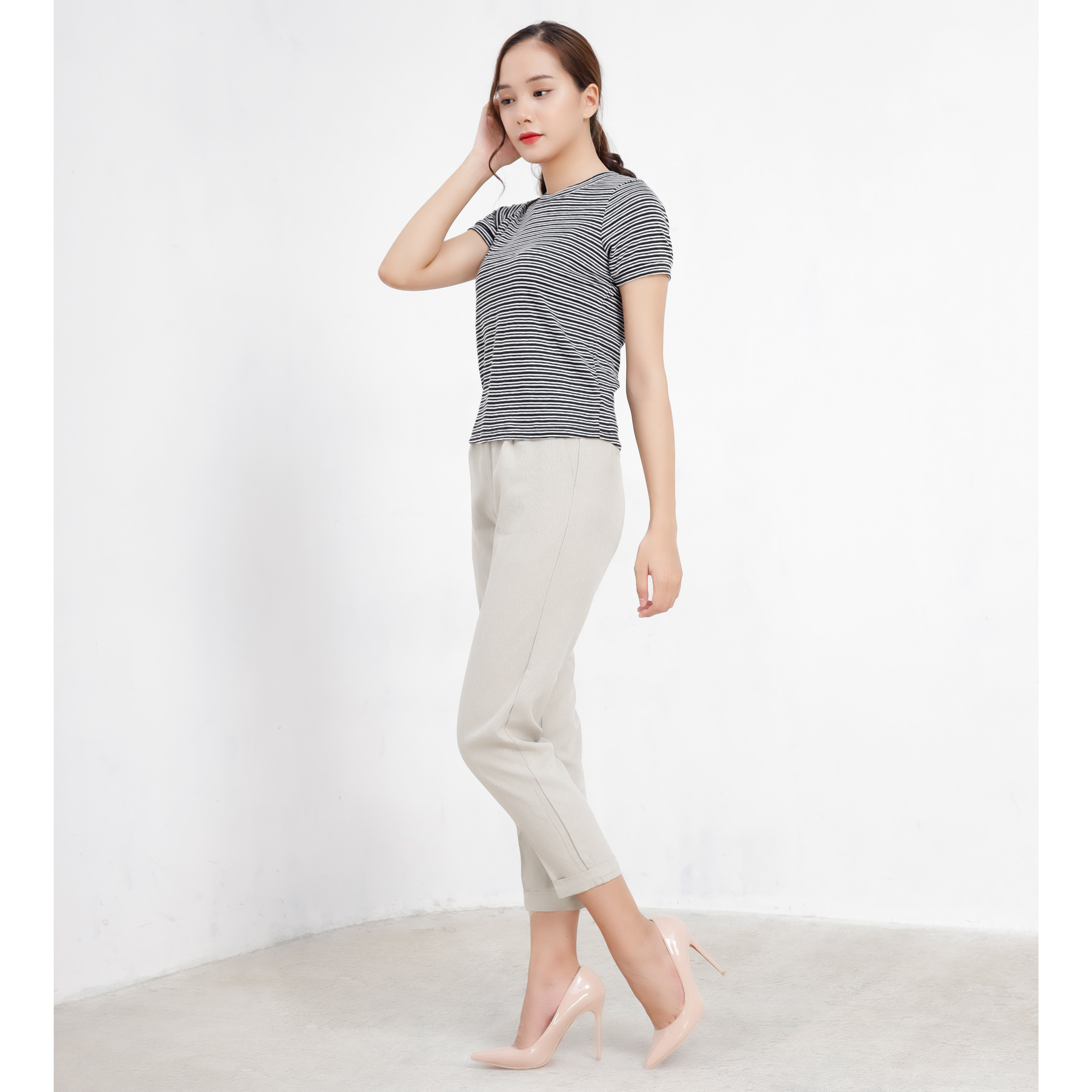 Áo thun cổ tròn nữ Callia Gee tee (Đen)