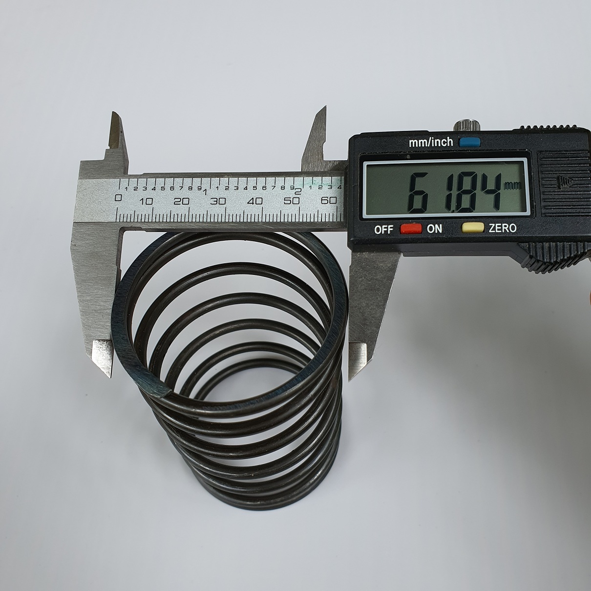 Lò xo nén phi 62 dây 4mm, dài 100mm