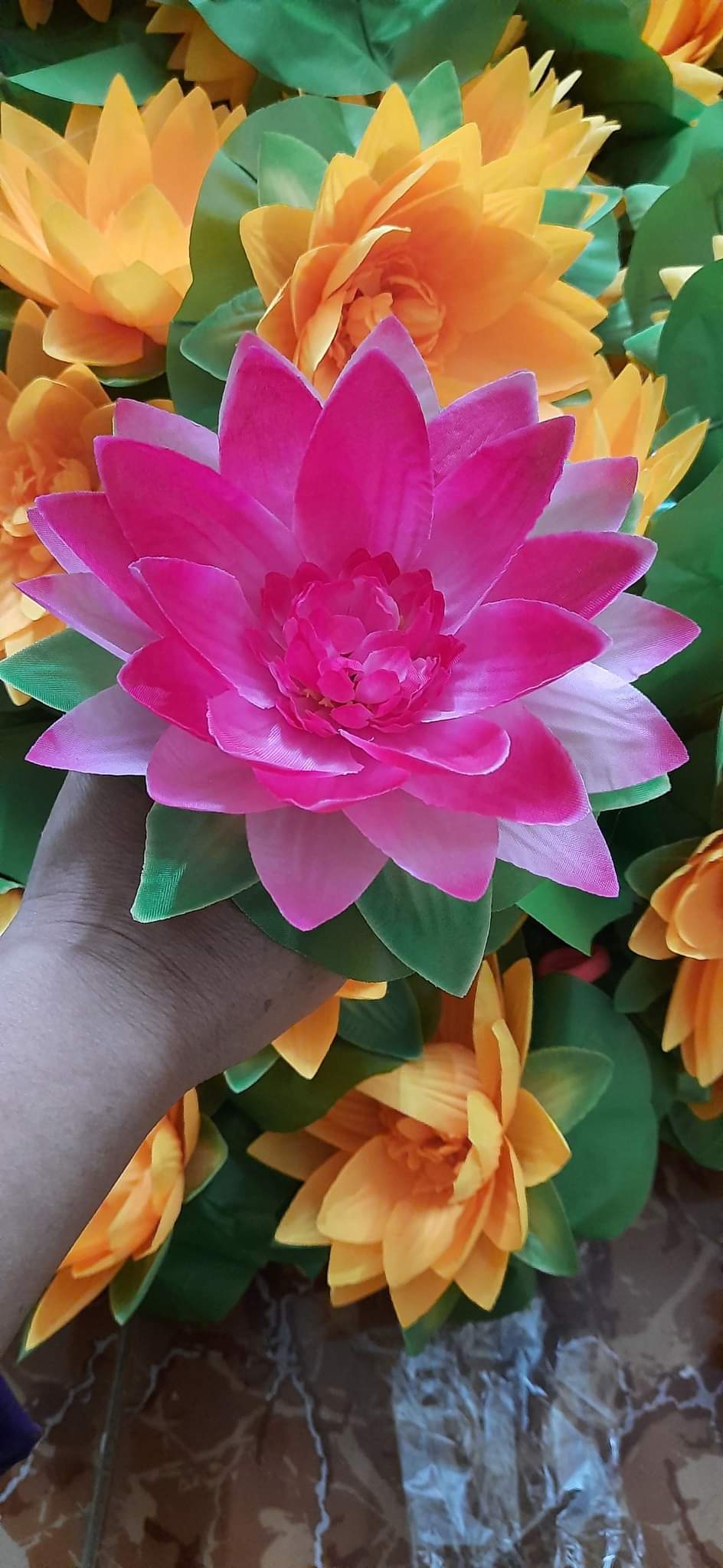 Hoa múa hướng dương lụa có đính thun