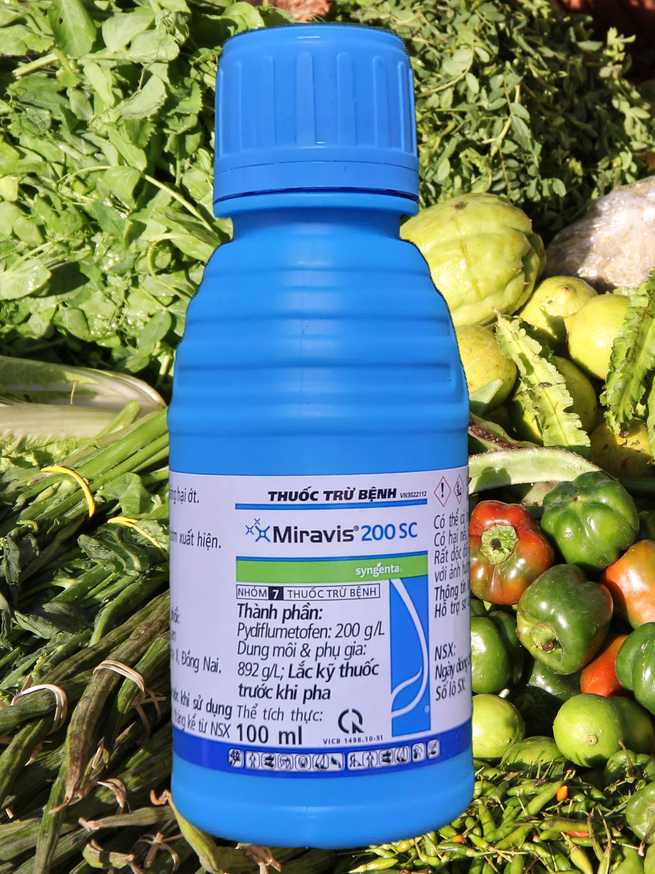 Thuốc trừ bệnh Miravis 200SC chai 100ml - Syngenta - thuốc trừ bệnh phấn trắng, đốm trái, mắt cua, nám trái.