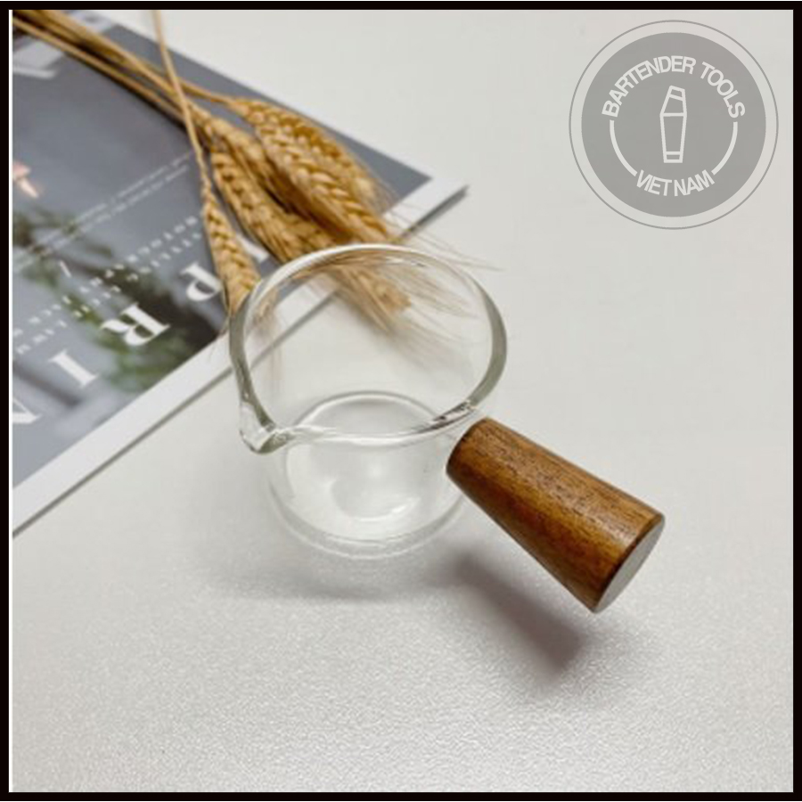 Cốc đong thủy tinh cán gỗ 50ml