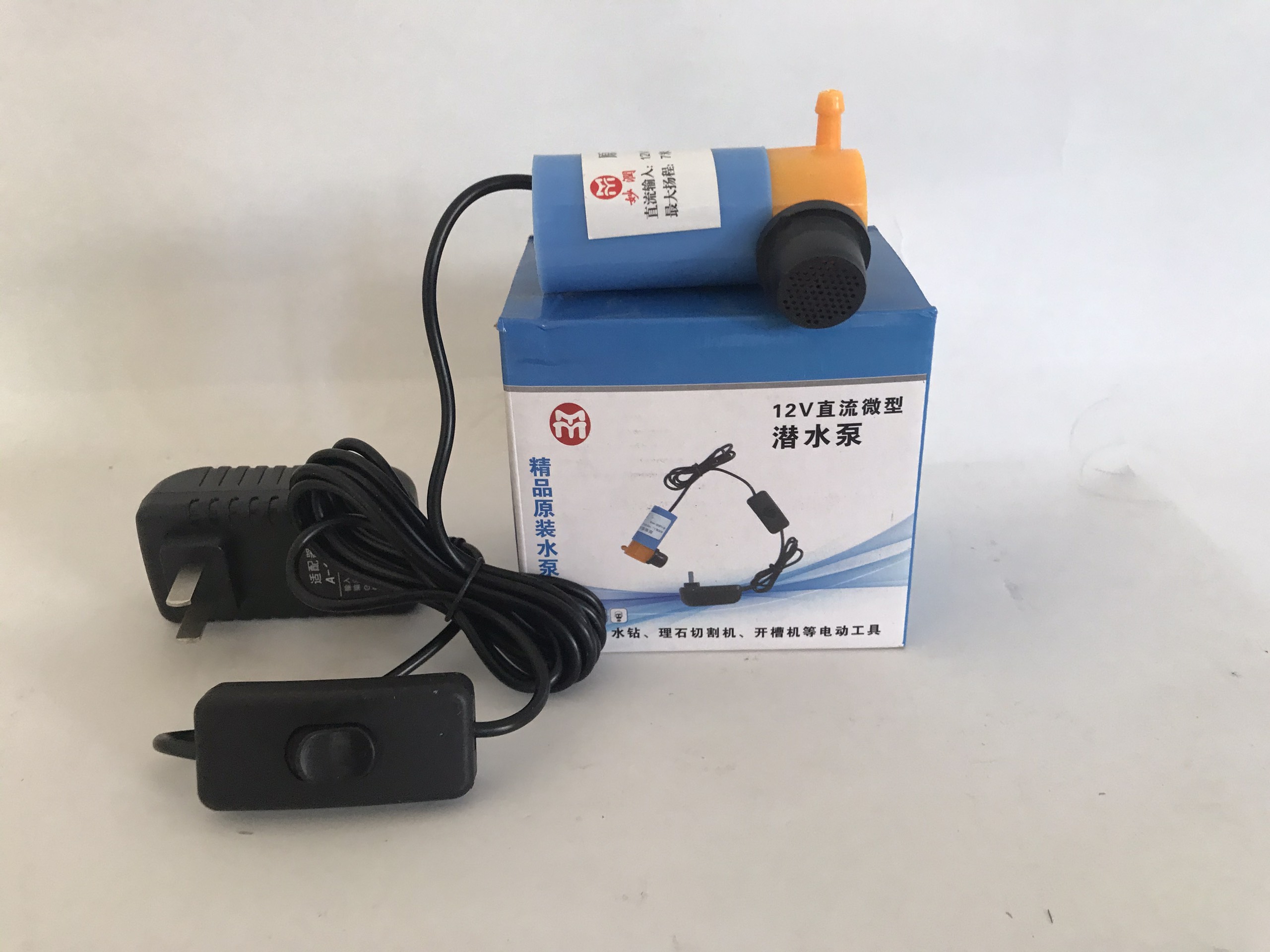 Máy bơm nước mini chống bụi cho máy cắt rãnh tường-Bơm mini 12V