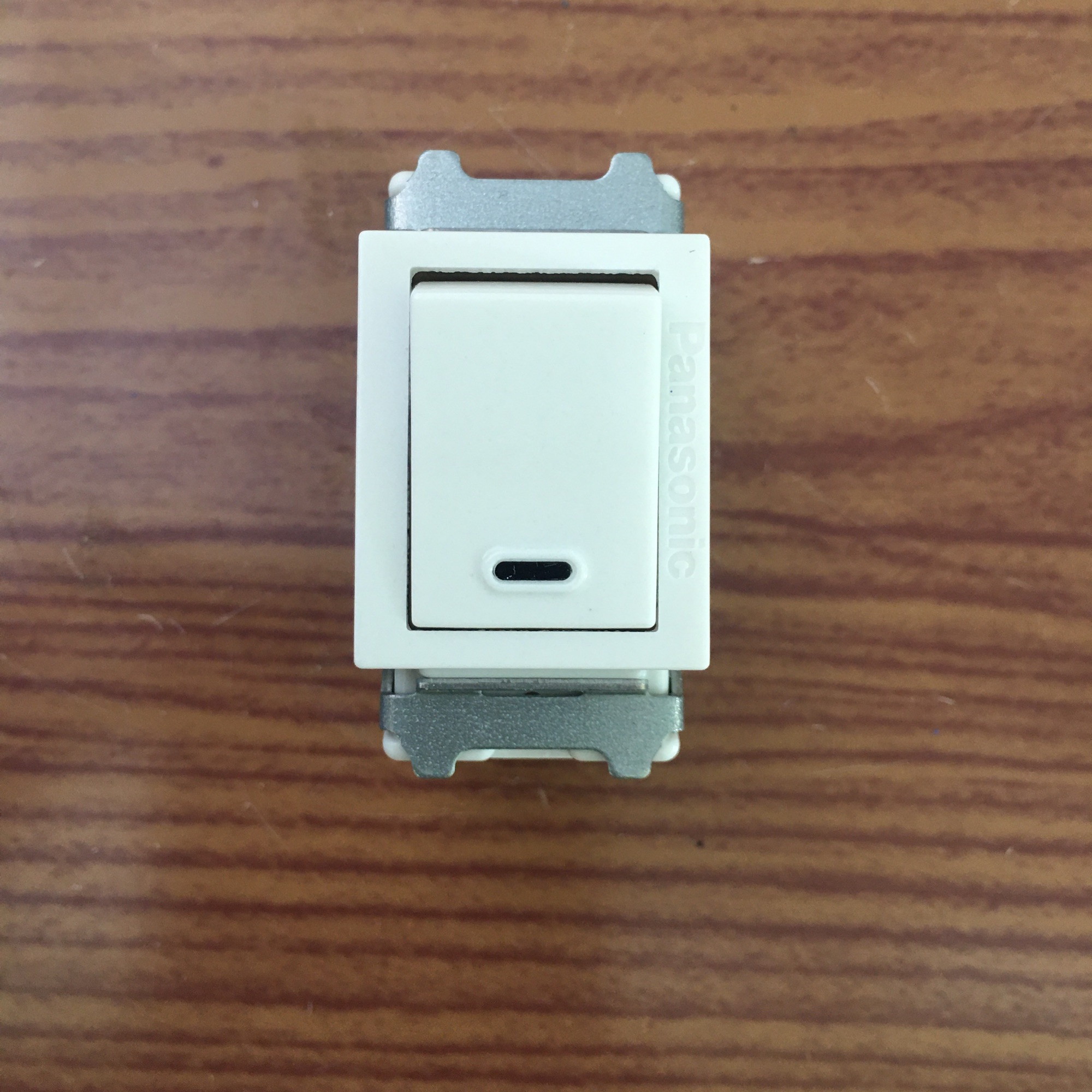 (HẠT NHỎ ) CÔNG TẮC PANASONIC 1 CHIỀU FULL COLOR WNV 5001-7W